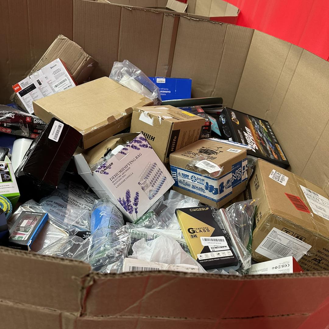 Pallet Snatcher - Unclaimed Mail Returns In Large Mystery Box